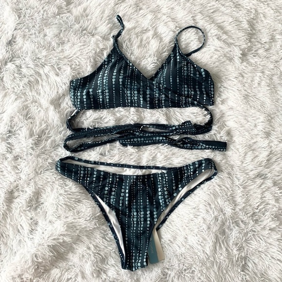 Cupshe NWT Criss Cross Wrap Swimsuit Padding Navy Bubble Print Bikini Set - Picture 5 of 15